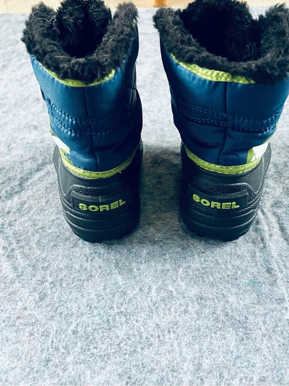 Sorel Kids Navy and Black Cozy Winter boots 🎆